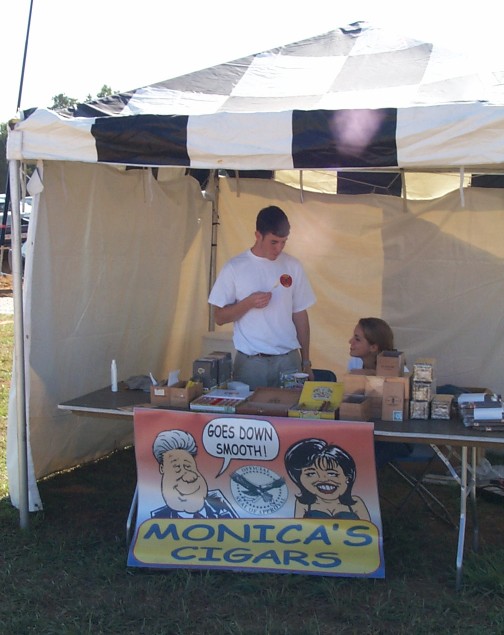 cigarstand-504.jpg (73185 bytes)